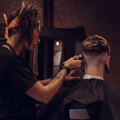 The Lady Barber photo 3