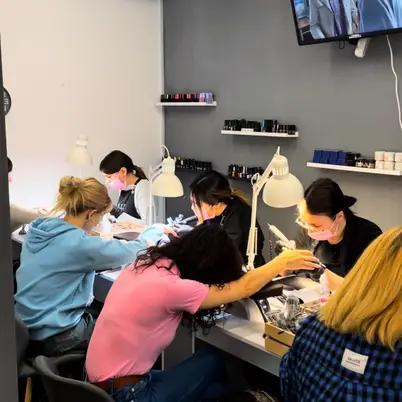 M&V beauty salon photo 2