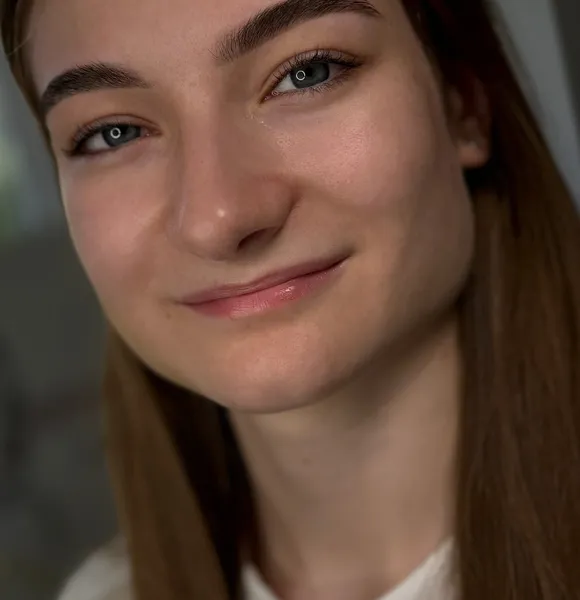 https://storage2.easyweek.io/processed/images/2026-04-29/c1c95619f884712b299672579219bbb90dd8dd373cd0b2ff3fff1f3a662c0eac_1536x2730.jpeg
