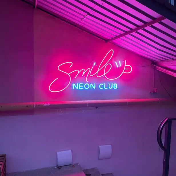 SMILE Neon CLUB photo 1