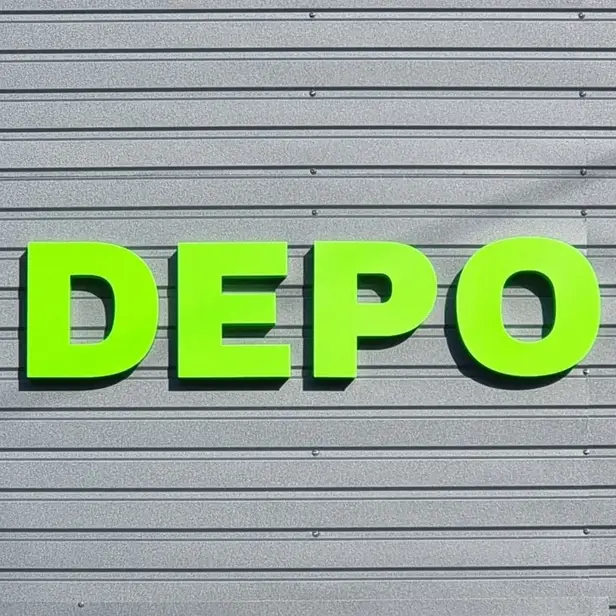 У центрі photo 1