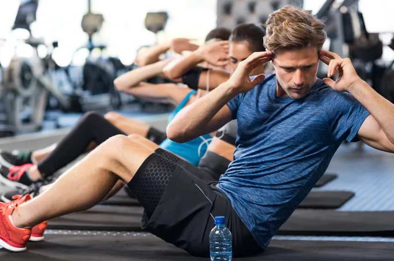 Trainieren im Fitnessstudio