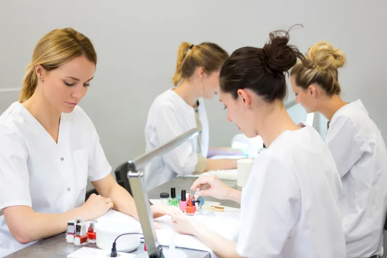 Nail courses management