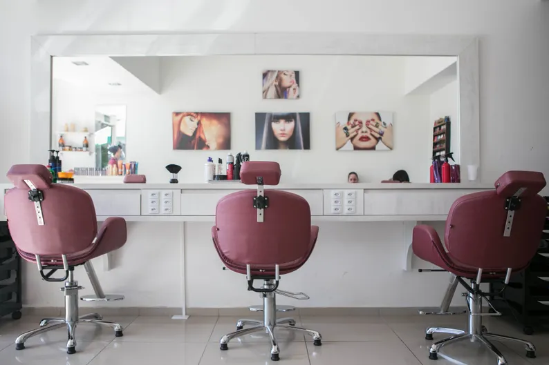 Arbeitsklima im Schönheitssalon