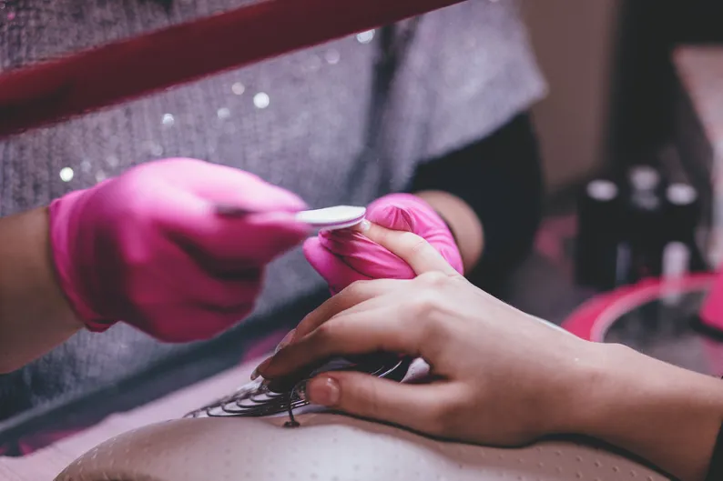 Behandlungen im Nagelstudio