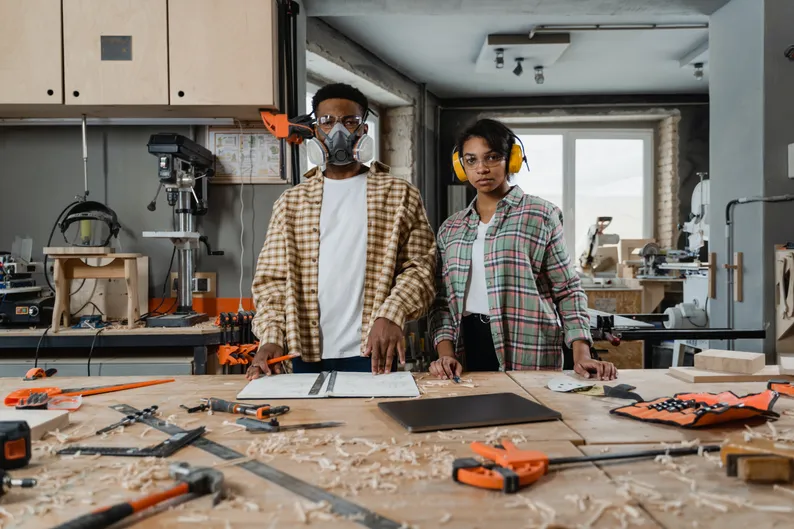 Handyman service employees