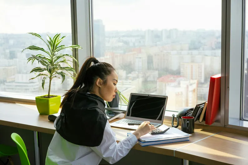 Analyzing profit and expenses in beauty salon