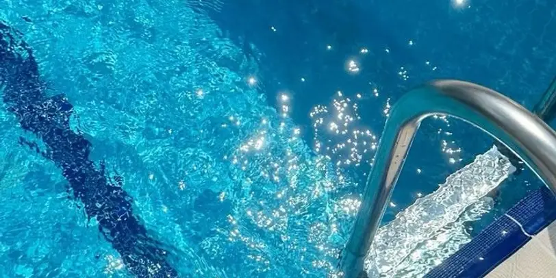 Spa house · Pool photo 1