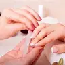 Wellness-Maniküre mit Shellack