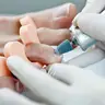 Окремо гігієнічний педикюр нігтів п'яток