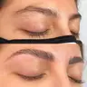 Augenbrauen-Waxing