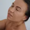 Verjüngende Gesichtsmassage