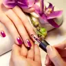 Maniküre mit Gel-Beschichtung