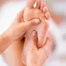 Масаж ніг spa свічкою