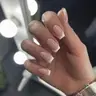 Maniküre mit nageldesign