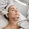 Gesichtsbehandlung Microneedling mit Hyaluron Maske