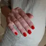 Russische Maniküre und Nagellack