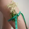 • Антицелюлітний скраб + масаж банками / мануальний + зволоження антицелюлітним лосьйоном (живіт +