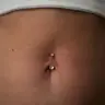 Piercing pępka