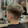 Чоловіча стрижка модельна