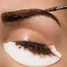 Wimpern und Brauen färben