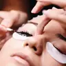Wimpern färben inkl. Brauenkorrektur