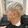 Haircut women’s