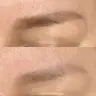 Entfernung von altem Permanent-Make-up.