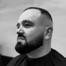 Коротка стрижка під насадку