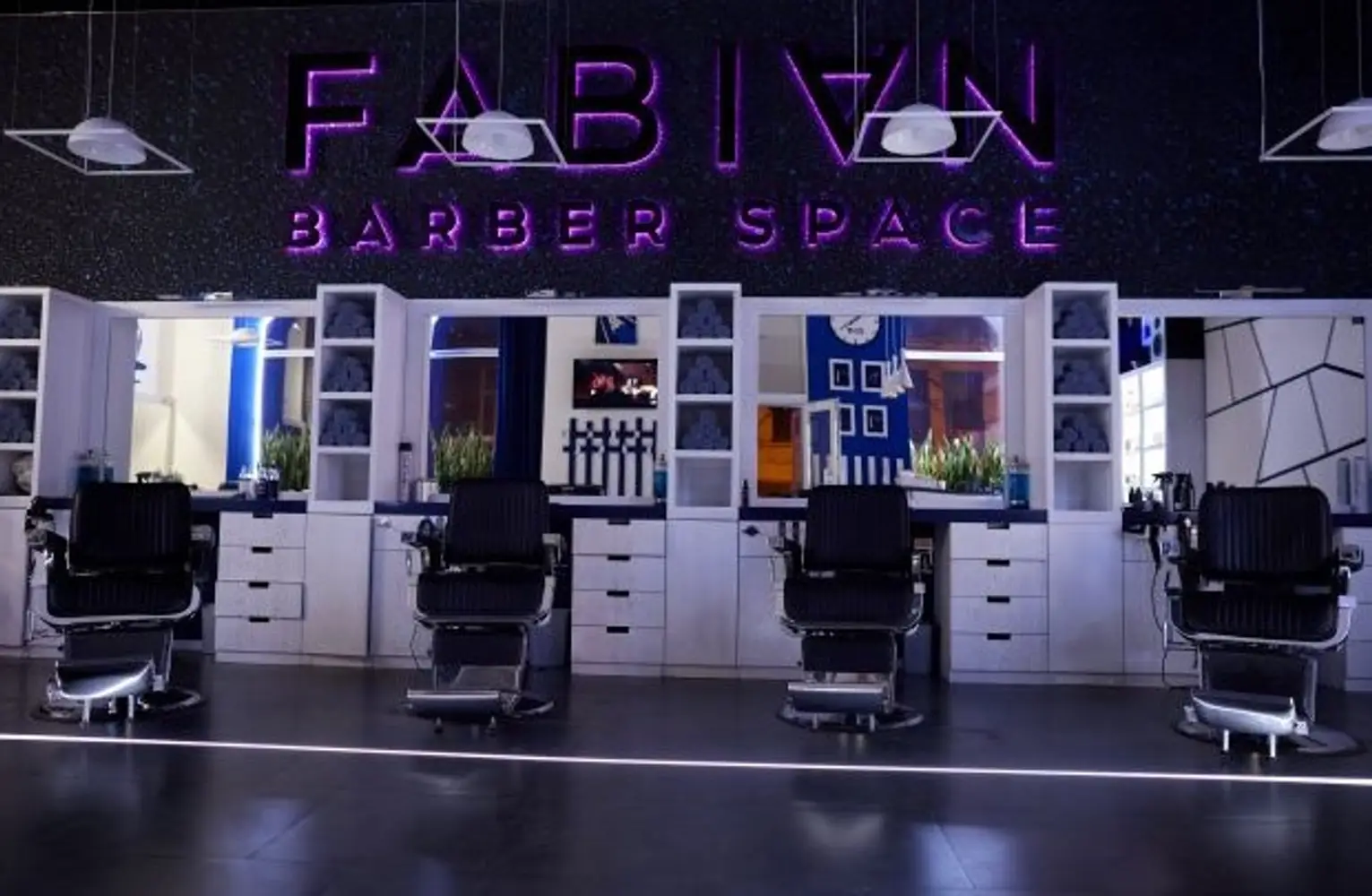 FABIⱯN BARBER SPACE photo 1