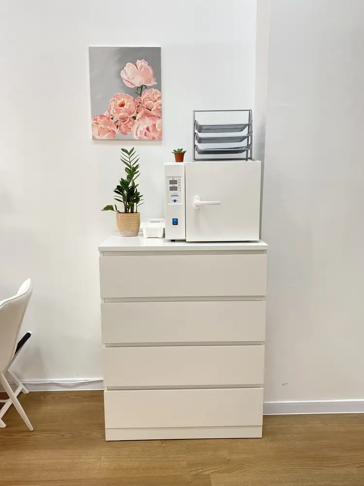 Akperova Nail Studio - Манікюр, педикюр, нарощування нігтів photo 9