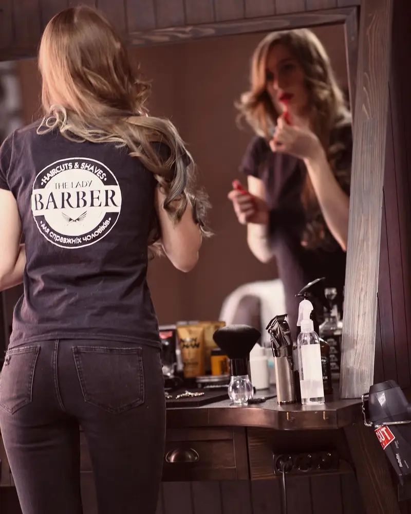 The Lady Barber photo 8