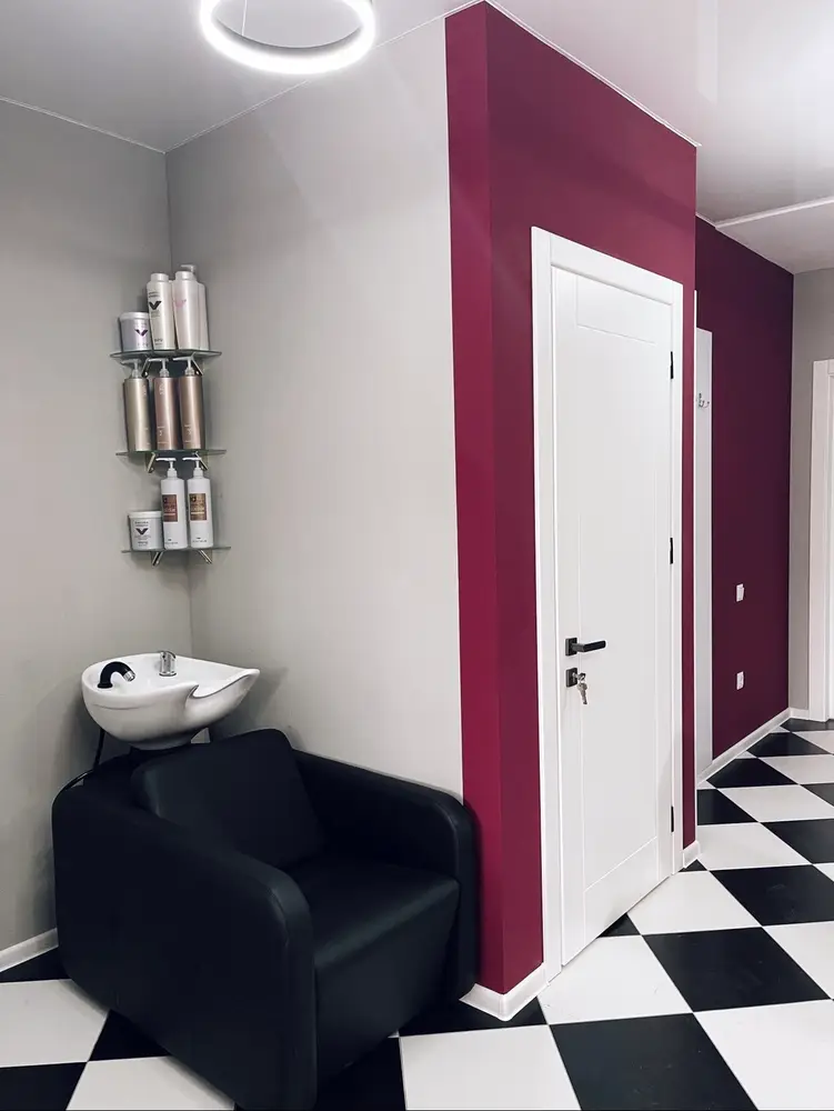 VR Beauty Salon photo 1