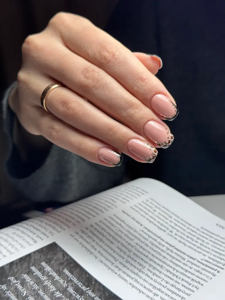 Nail Artist photo 13