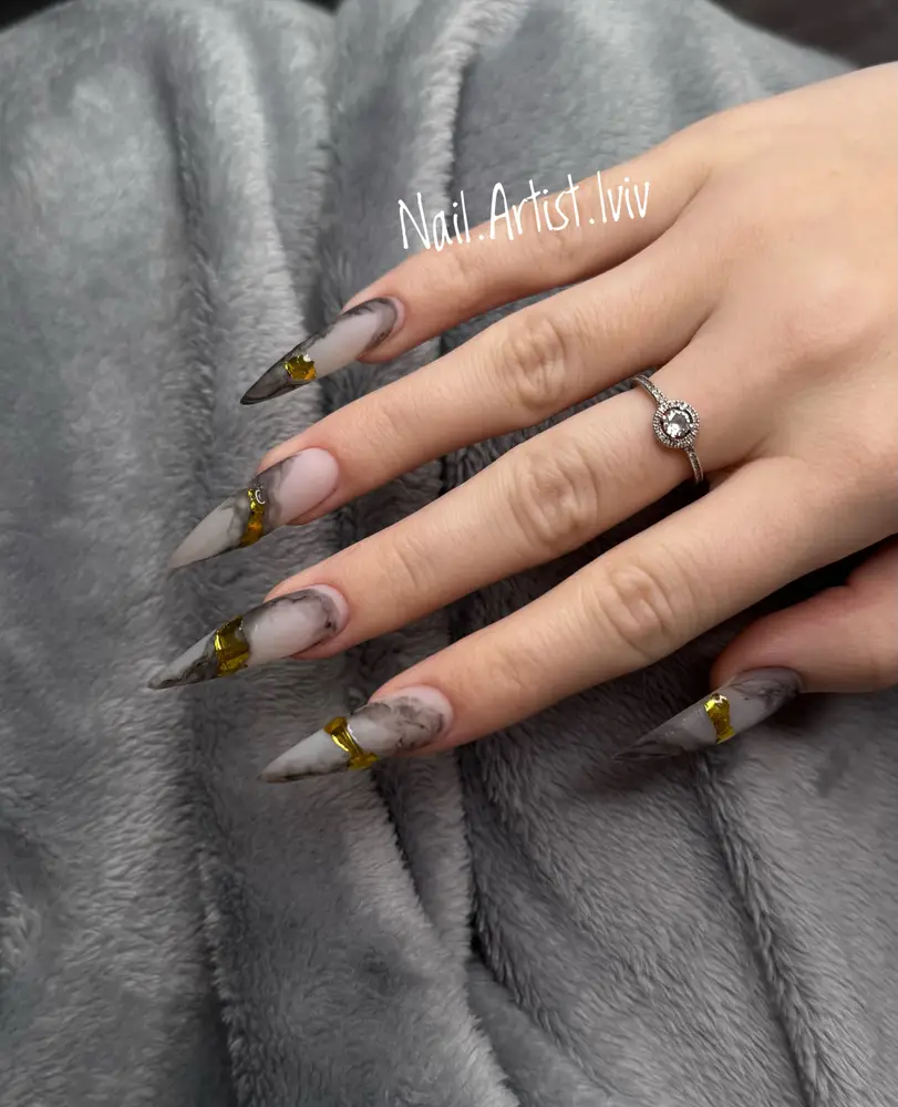 Nail Artist photo 3