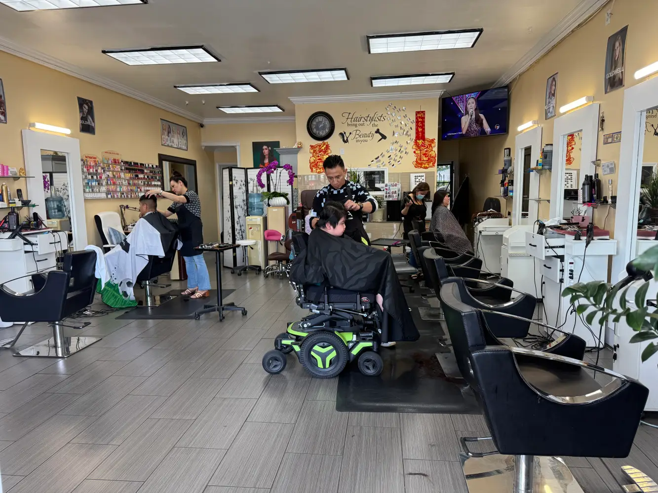 NGUYEN HAIR & NAILS photo 2