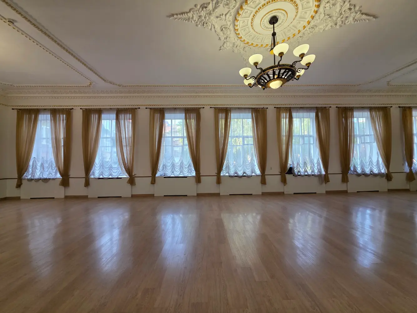 ELITE DANCE STUDIO · Поштовий 40, Велика Зала photo 2