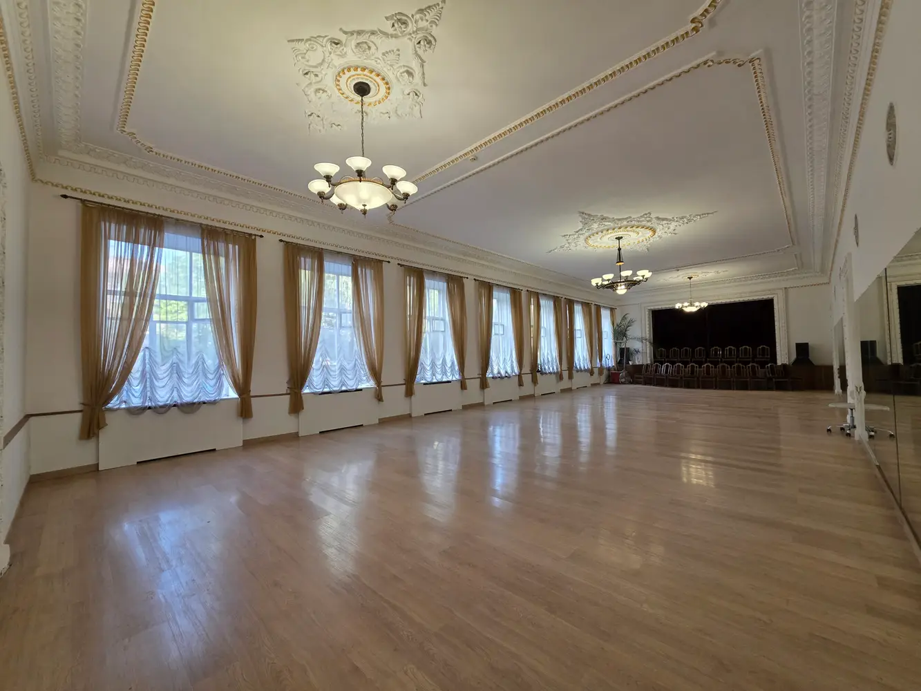 ELITE DANCE STUDIO · Поштовий 40, Велика Зала photo 3
