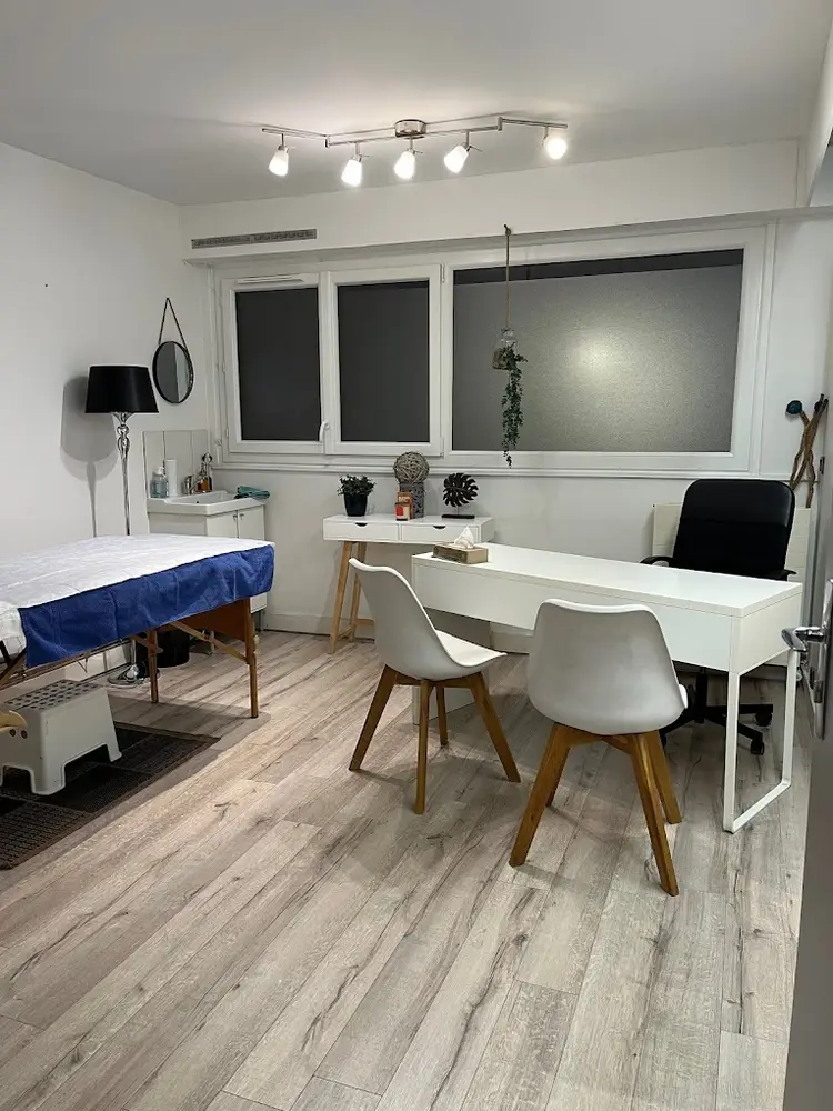 Tuylan Tran Ludet Acupuncture photo 2