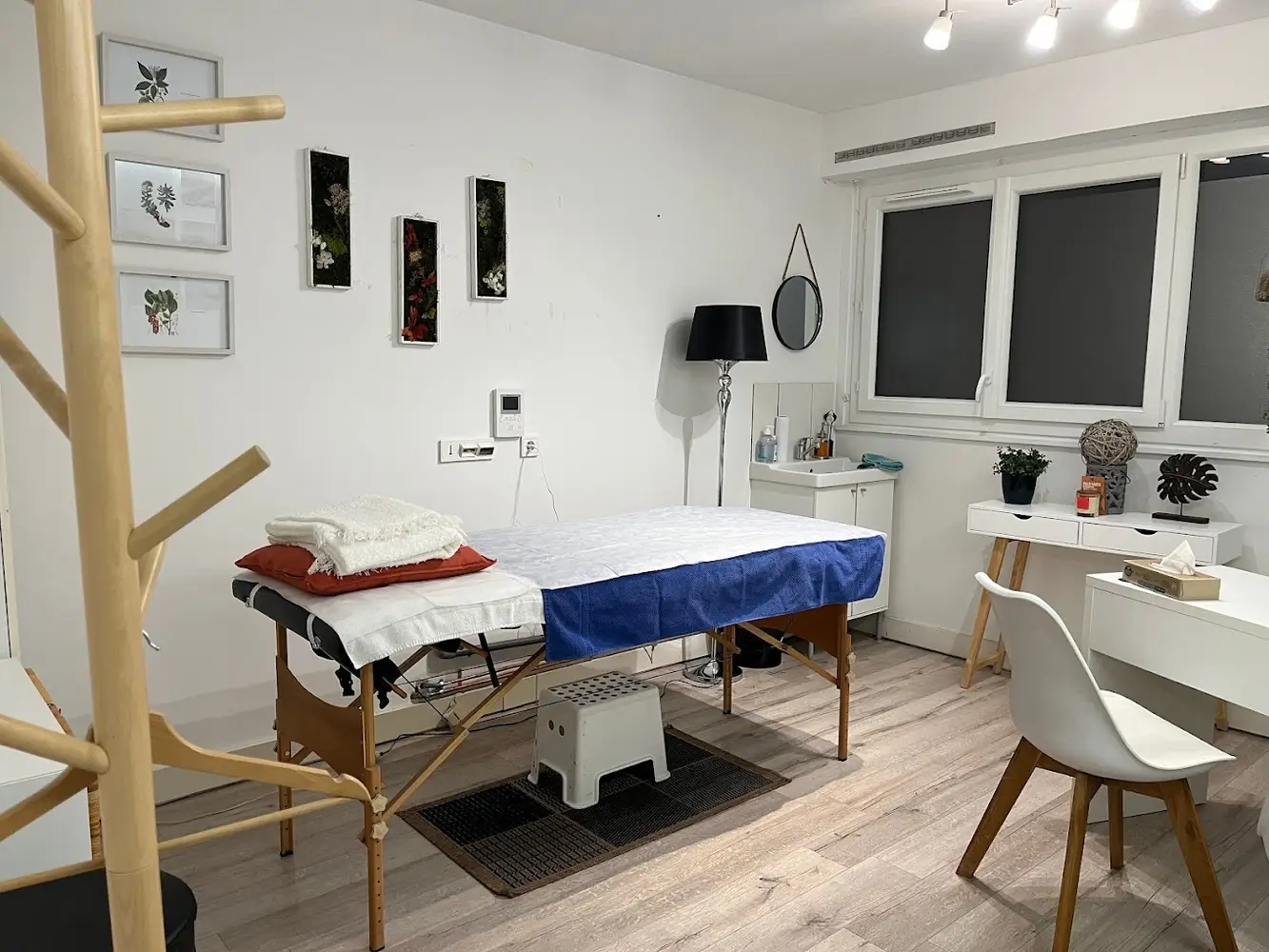 Tuylan Tran Ludet Acupuncture photo 3