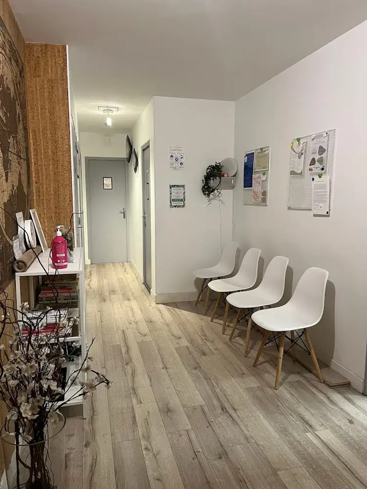 Tuylan Tran Ludet Acupuncture photo 5