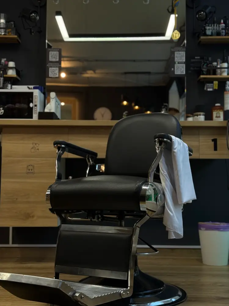 BASE (Crovv Barber) photo 22
