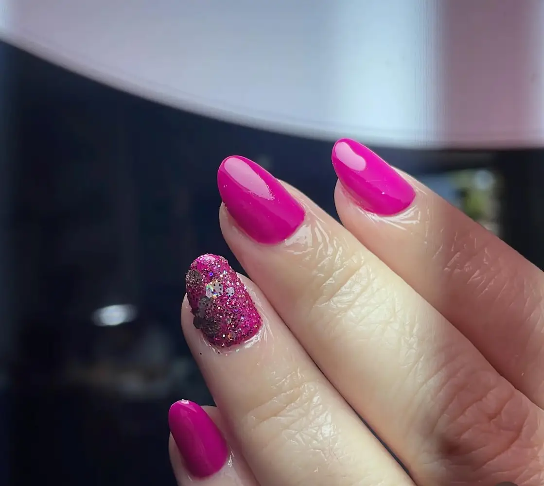 Yasmin nails photo 2