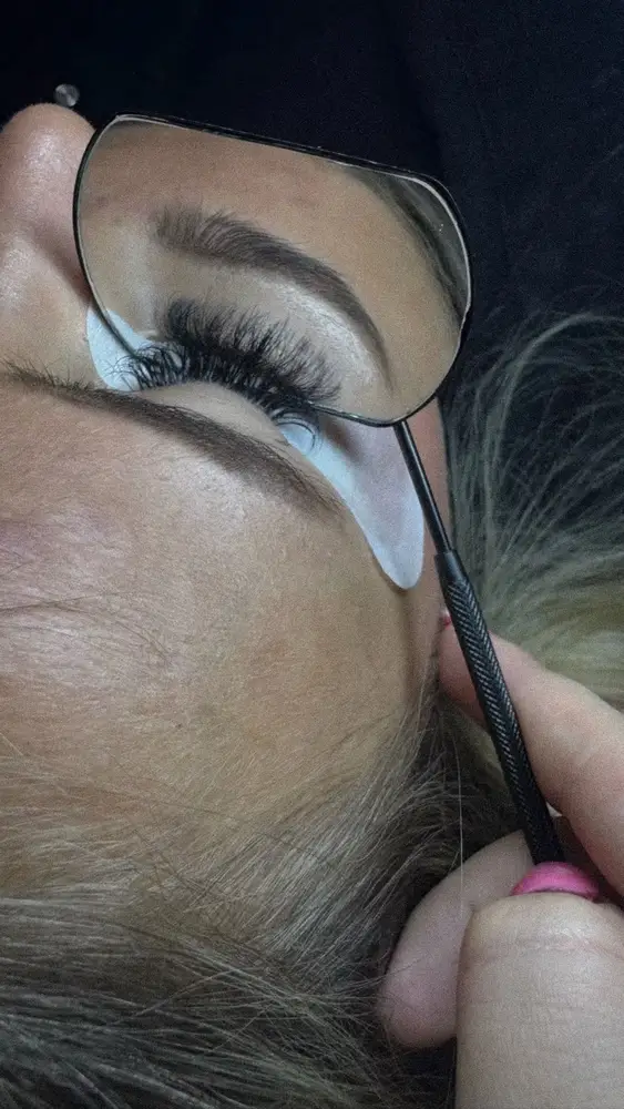 GlamourLashesAndNails photo 3