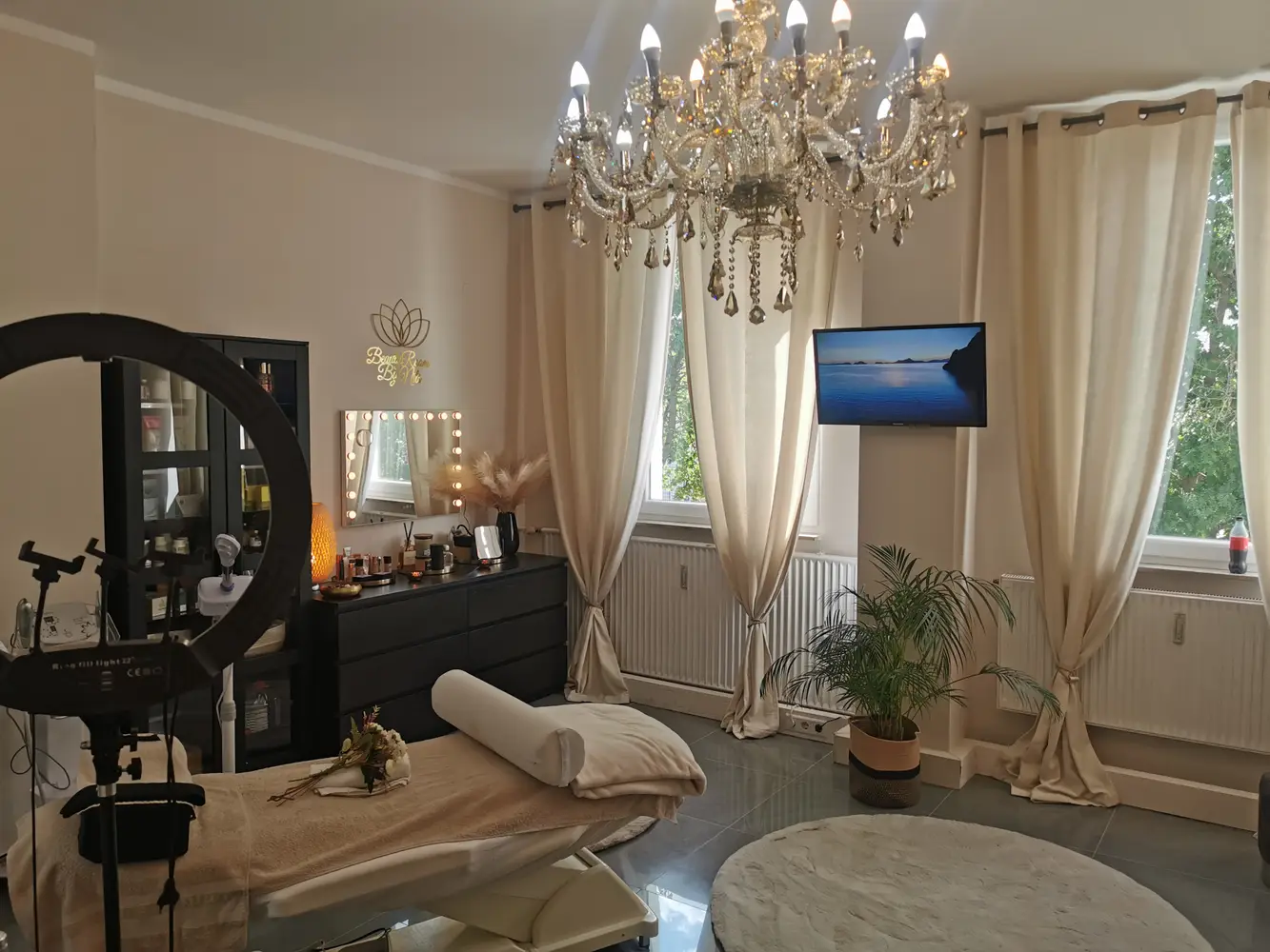 Beauty Room by Nils photo 1