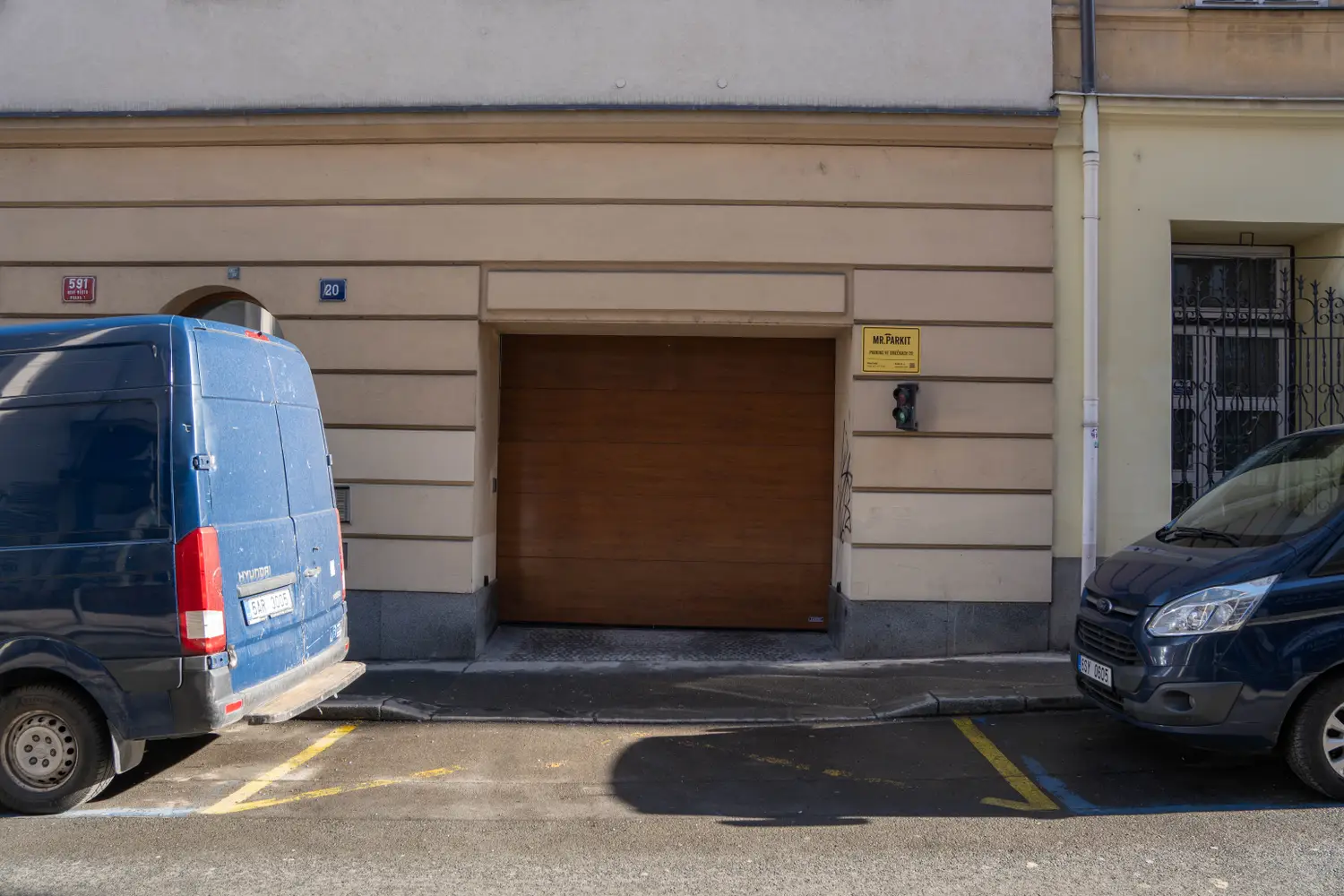 Pytloun Parking Praha 1 - Ve Smečkách 20 photo 2