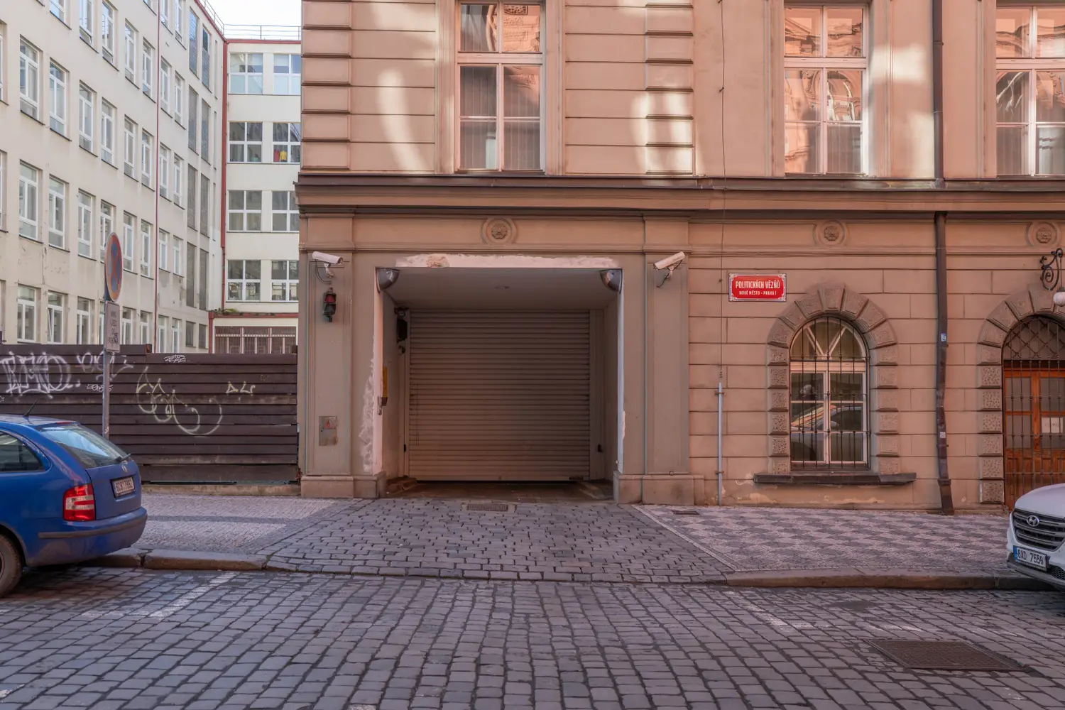 Pytloun Parking Praha 1 - Politických věznů 4 photo 2