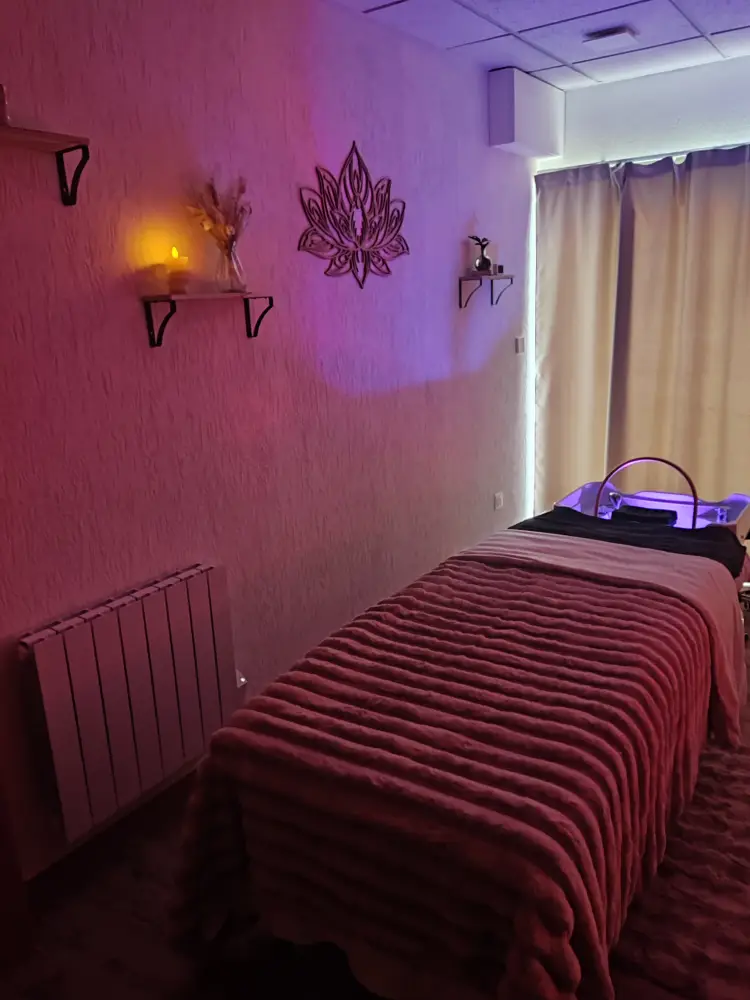 Marine head spa photo 2