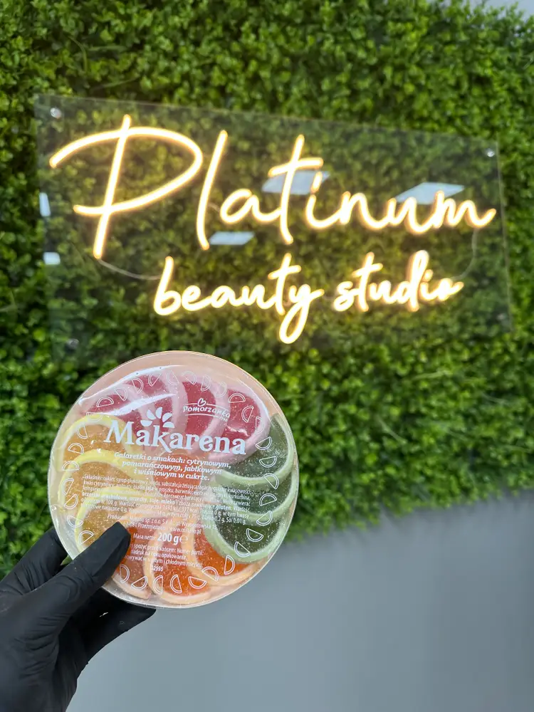 Platinum beauty studio photo 2