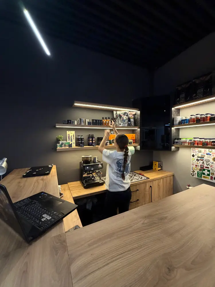 Iron Wings Barbershop photo 3